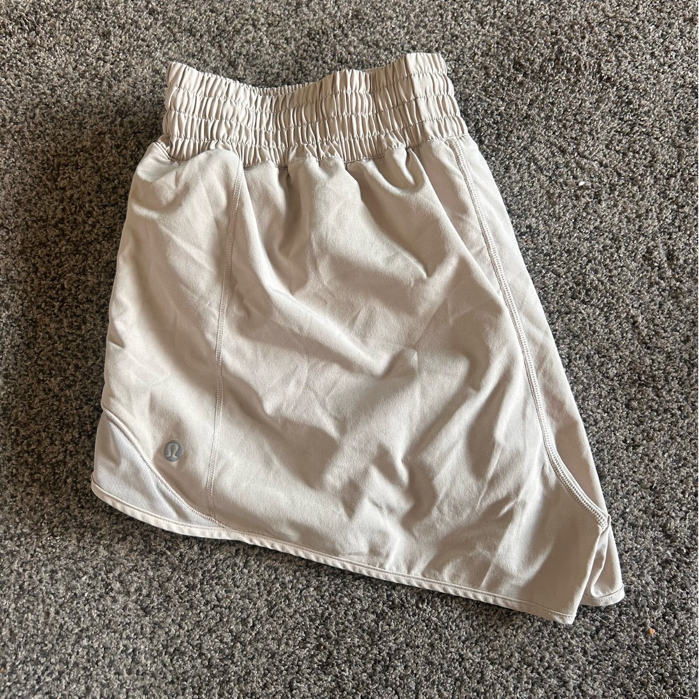 Lululemon Hotty Hot High-Rise Lined Short 4”